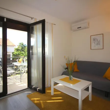 Dr. Igda Apartment *